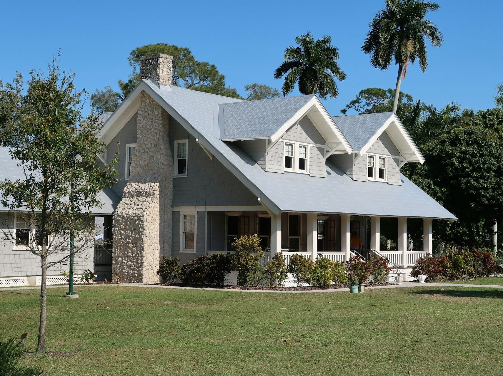 white concrete house