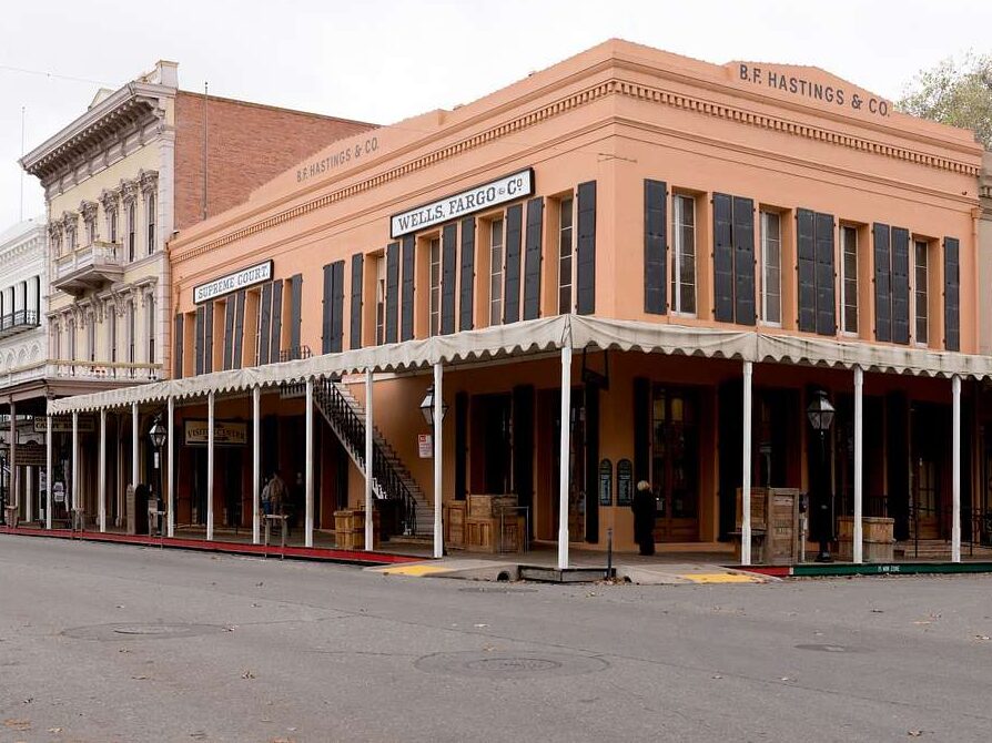 buildings in old sacramento