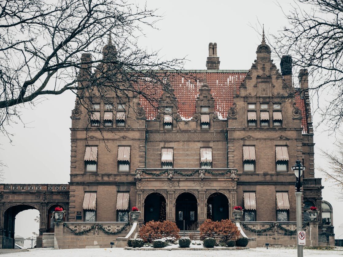 pabst mansion in winter