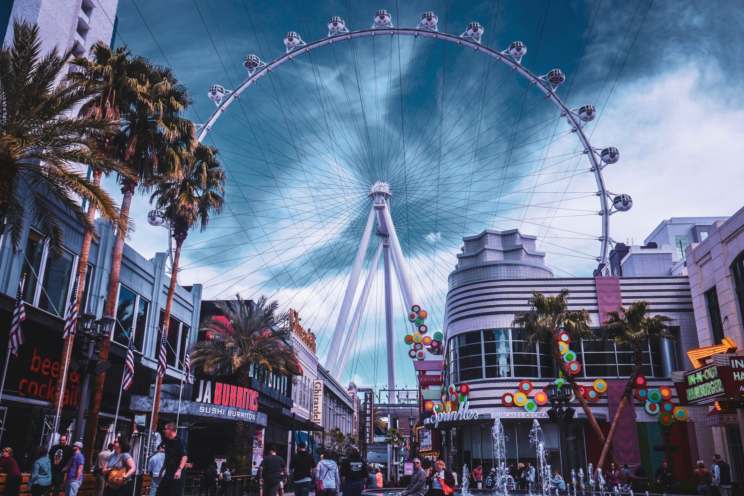 people walking las vegas