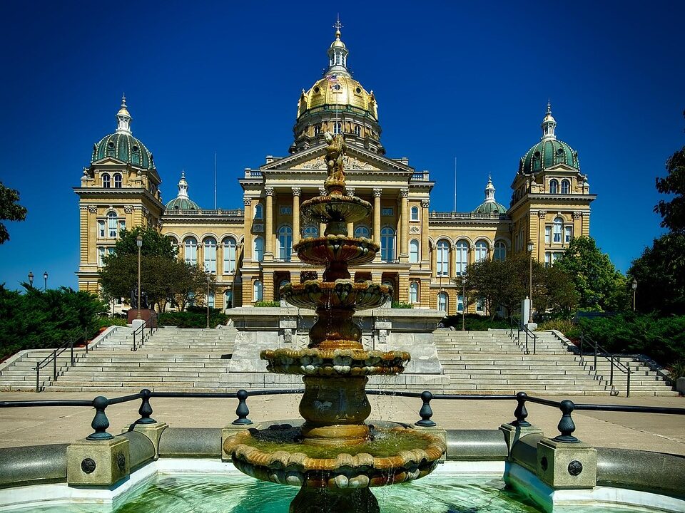 des moines iowa state capitol